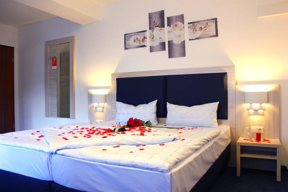 Hotel Altenwerder Hof Amburgo Esterno foto